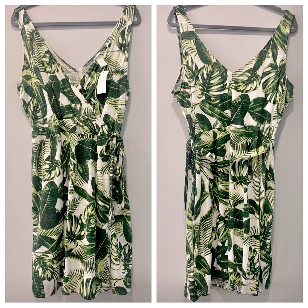 Palm / Monstera Tropical Print Wrap Dress with side  Tie, NWT, Size XL